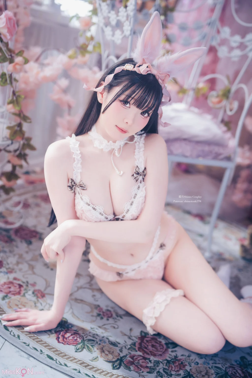 Coser@霜月shimo: Fluffy Bunny 2026 (20 photos)