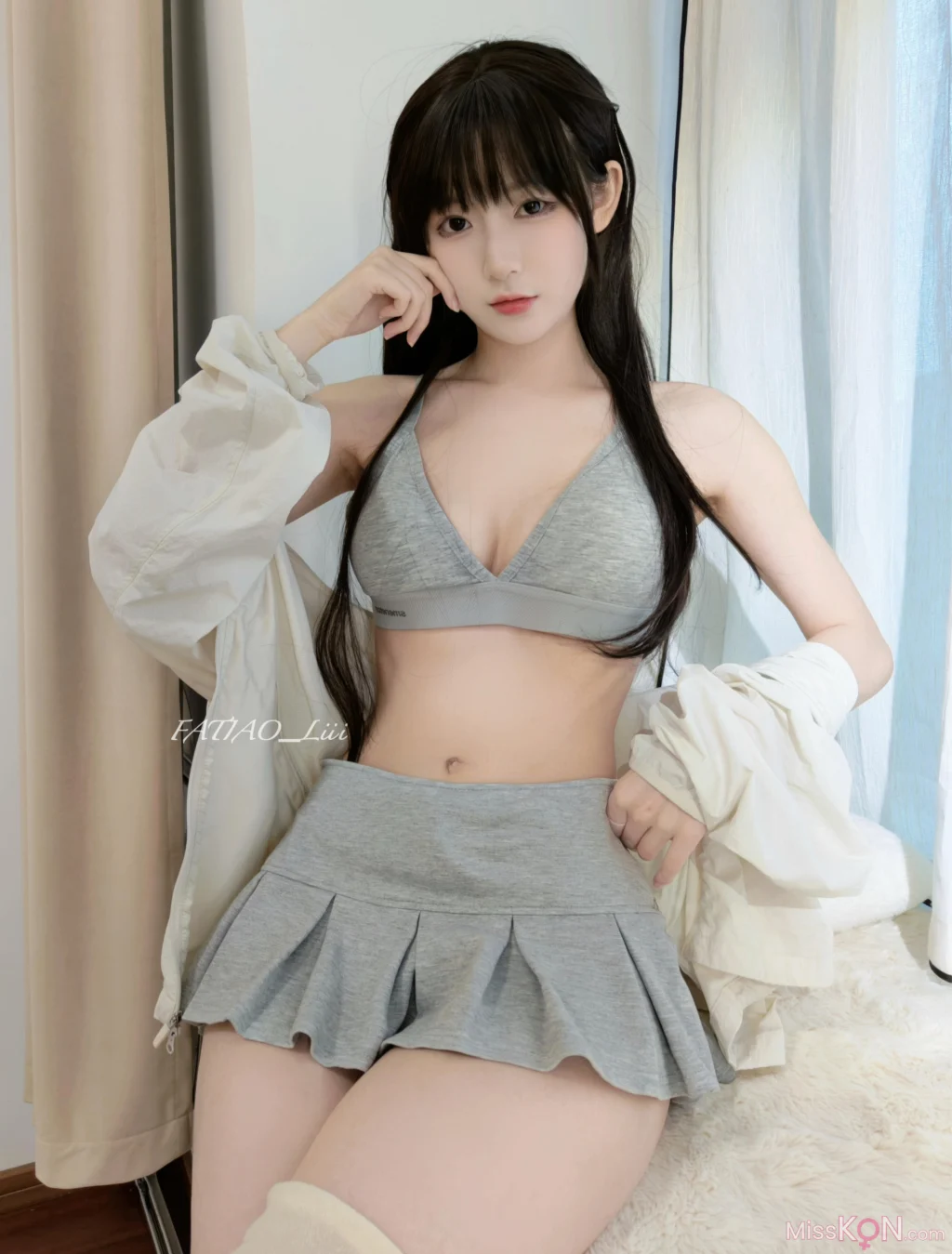 Coser@发条少女 (迷之呆梨): 超短短裙 (18 photos + 1 video)