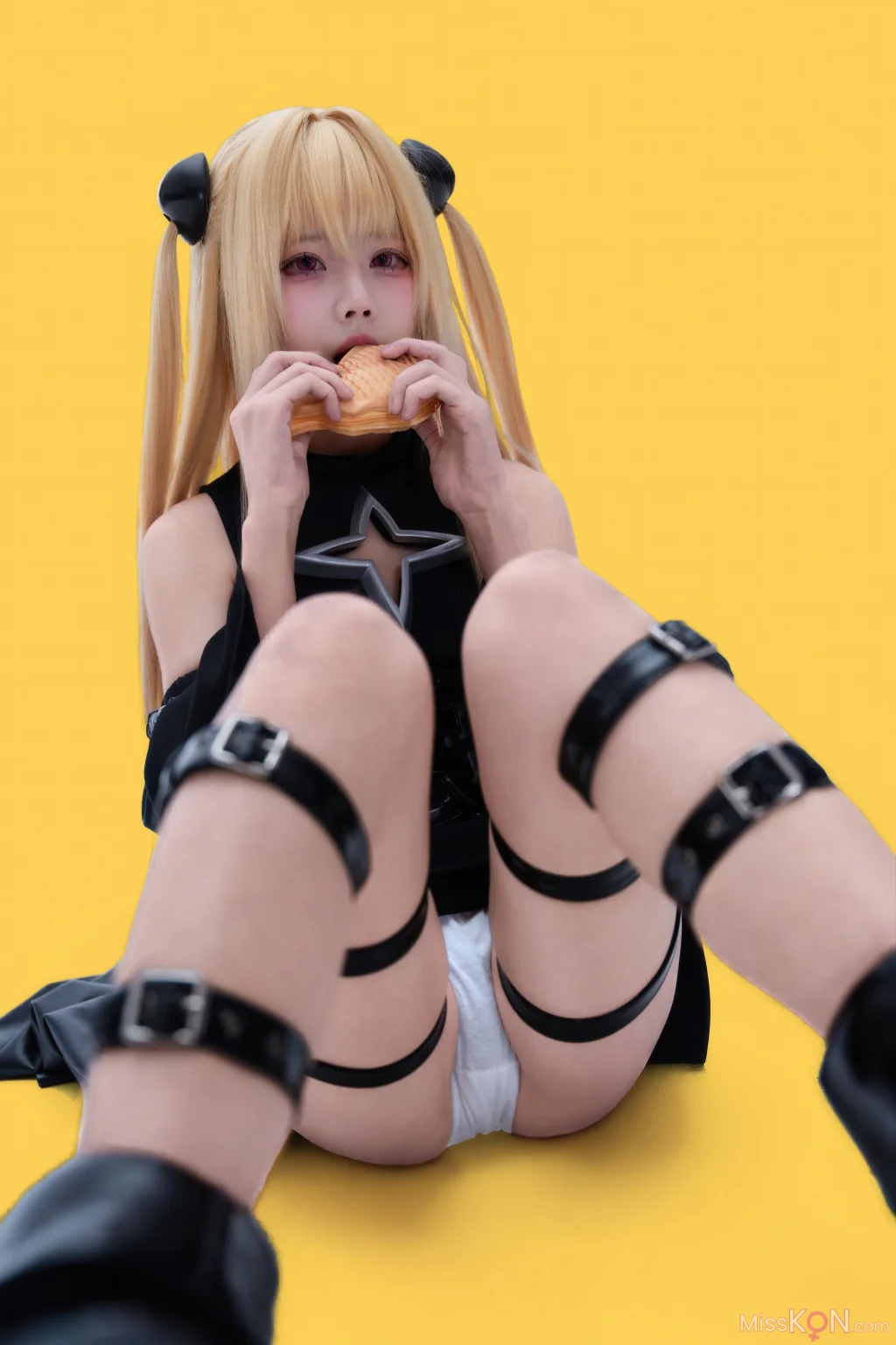 Coser@清水凪: 出包王女 金色暗影 (38 photos)