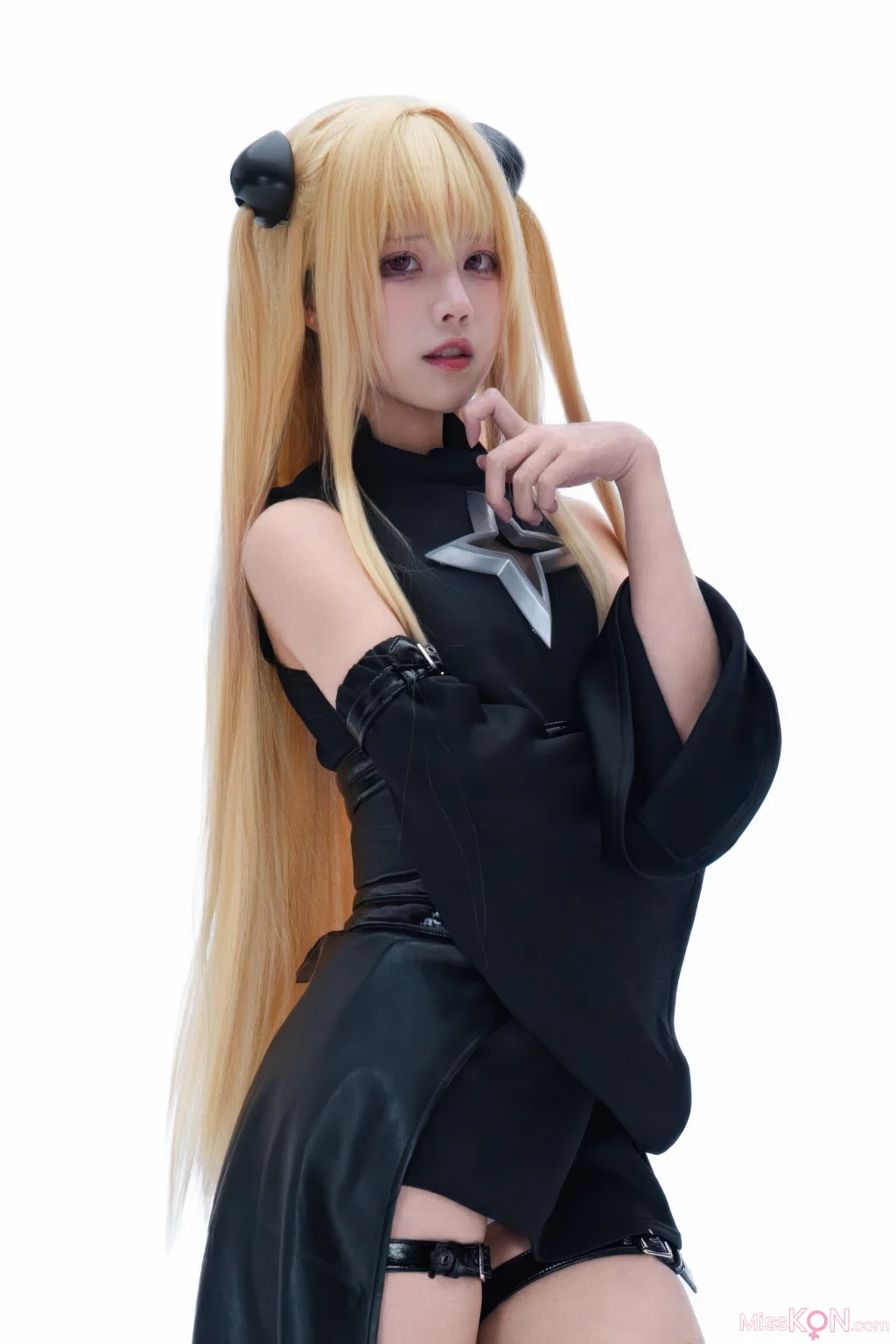 Coser@清水凪: 出包王女 金色暗影 (38 photos)