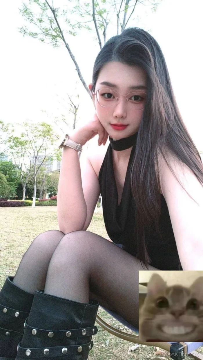 李安菲: 顶级泄密 2026.01.29 轻松拿下拜金小姐姐 (34 photos + 8 videos)