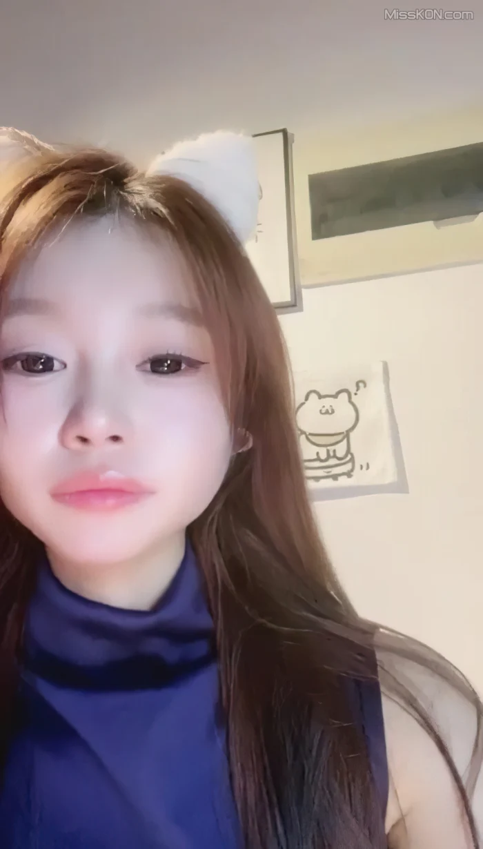 宝宝: 翘臀妹骚舞顶胯诱惑 (32 photos + 5 videos)