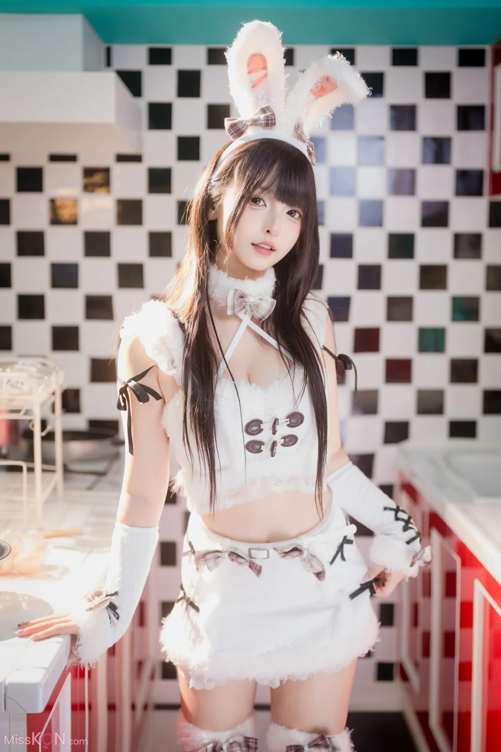 Coser@神楽坂真冬: 毛绒白兔 (75 photos + 2 videos)