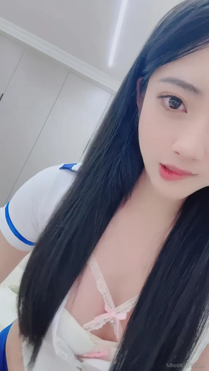 小高原: 可爱校花 付费作品 (24 photos + 2 videos)