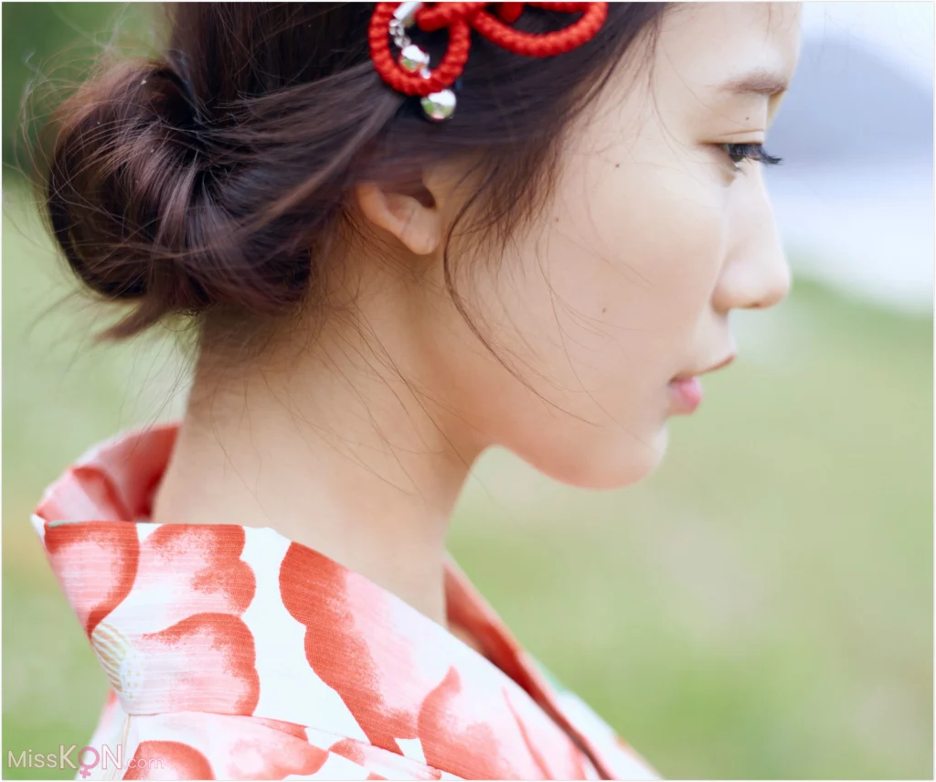 [JP] Yuka Ogura (小倉優香): デジタル写真集 Yuka in Japan-izu- (週プレ PHOTO BOOK) (66 photos)