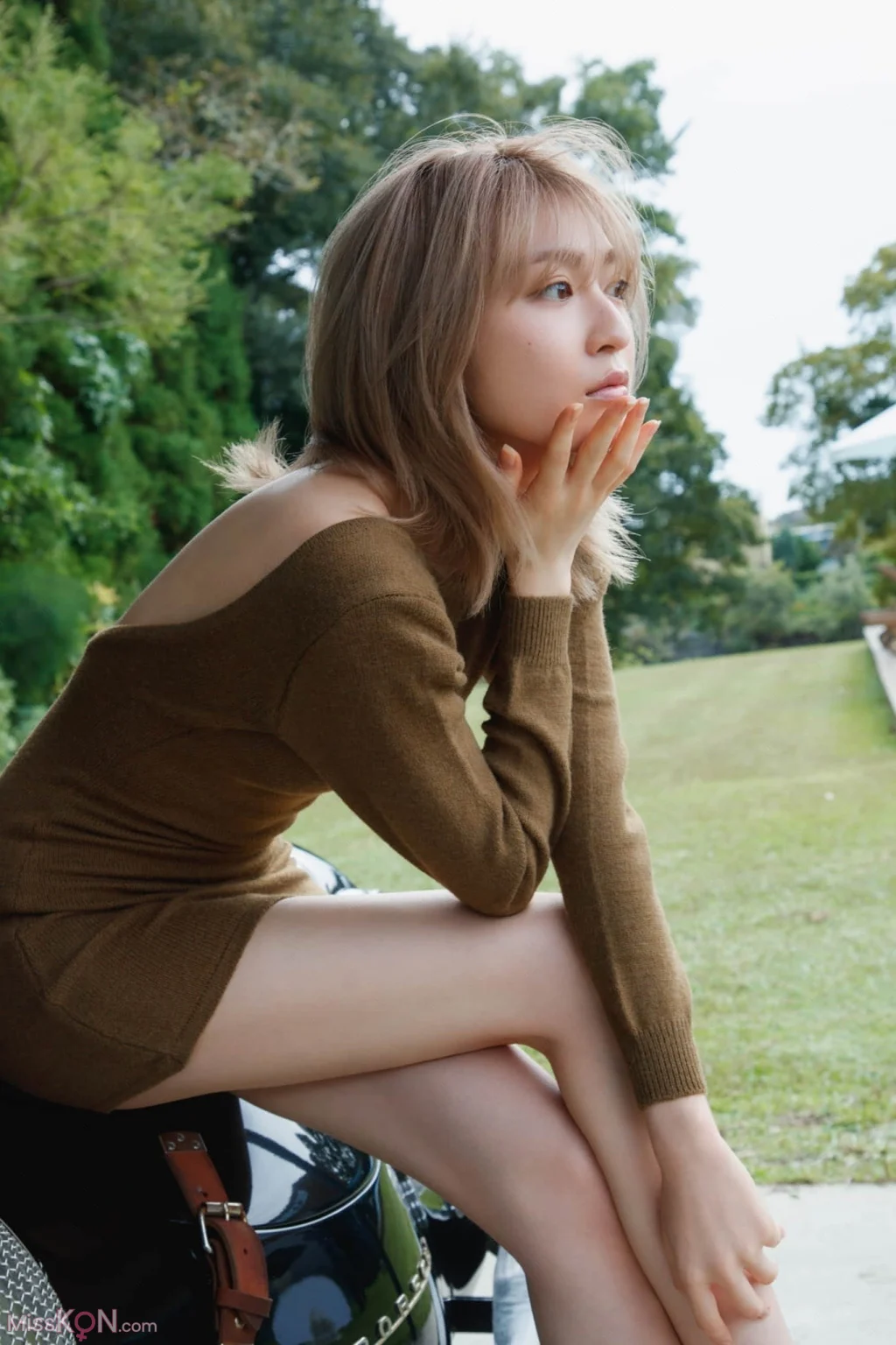 [JP] Nozomi Miyabe (宮部のぞみ): FRIDAYデジタル写真集 解放！誘惑の脚線美 (78 photos)