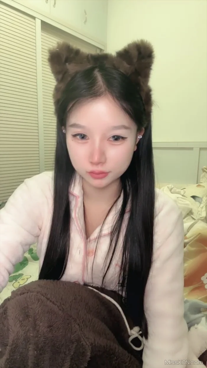 么凹新人猫: 校花级女神 真的好漂亮 无套实战 (27 photos + 6 videos)