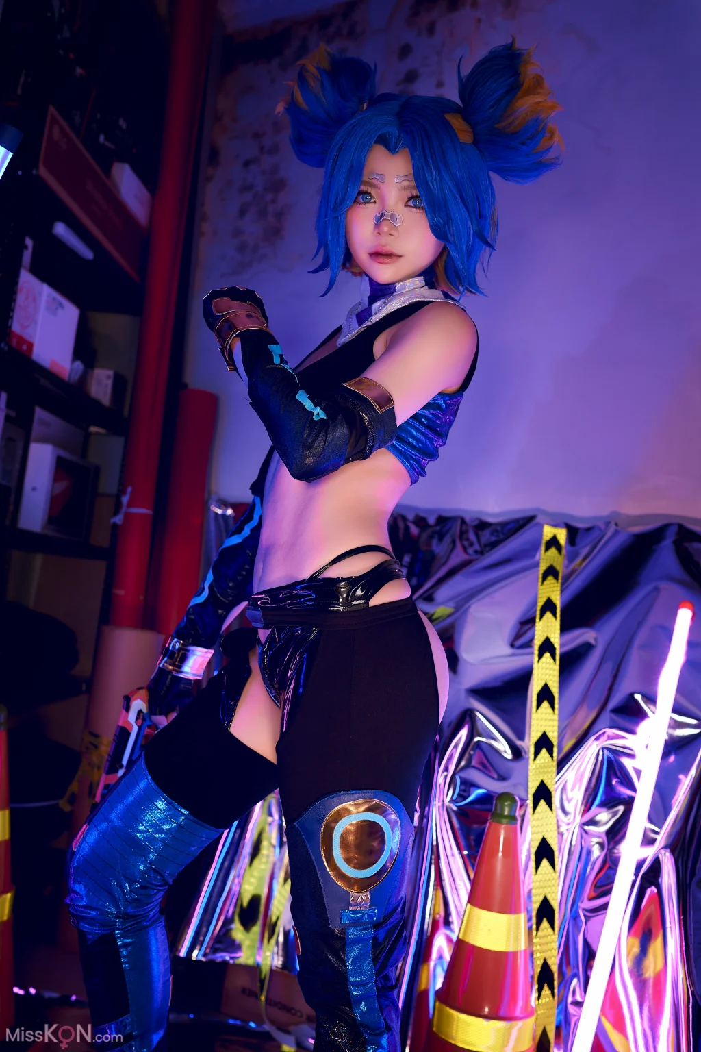 Coser@ZinieQ: Valorant Neon (40 photos + 2 videos)