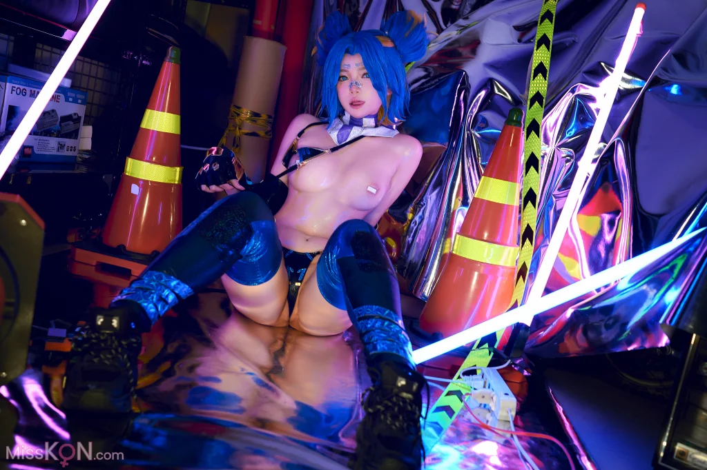Coser@ZinieQ: Valorant 无畏契约-霓虹+S (41 photos + 2 videos)