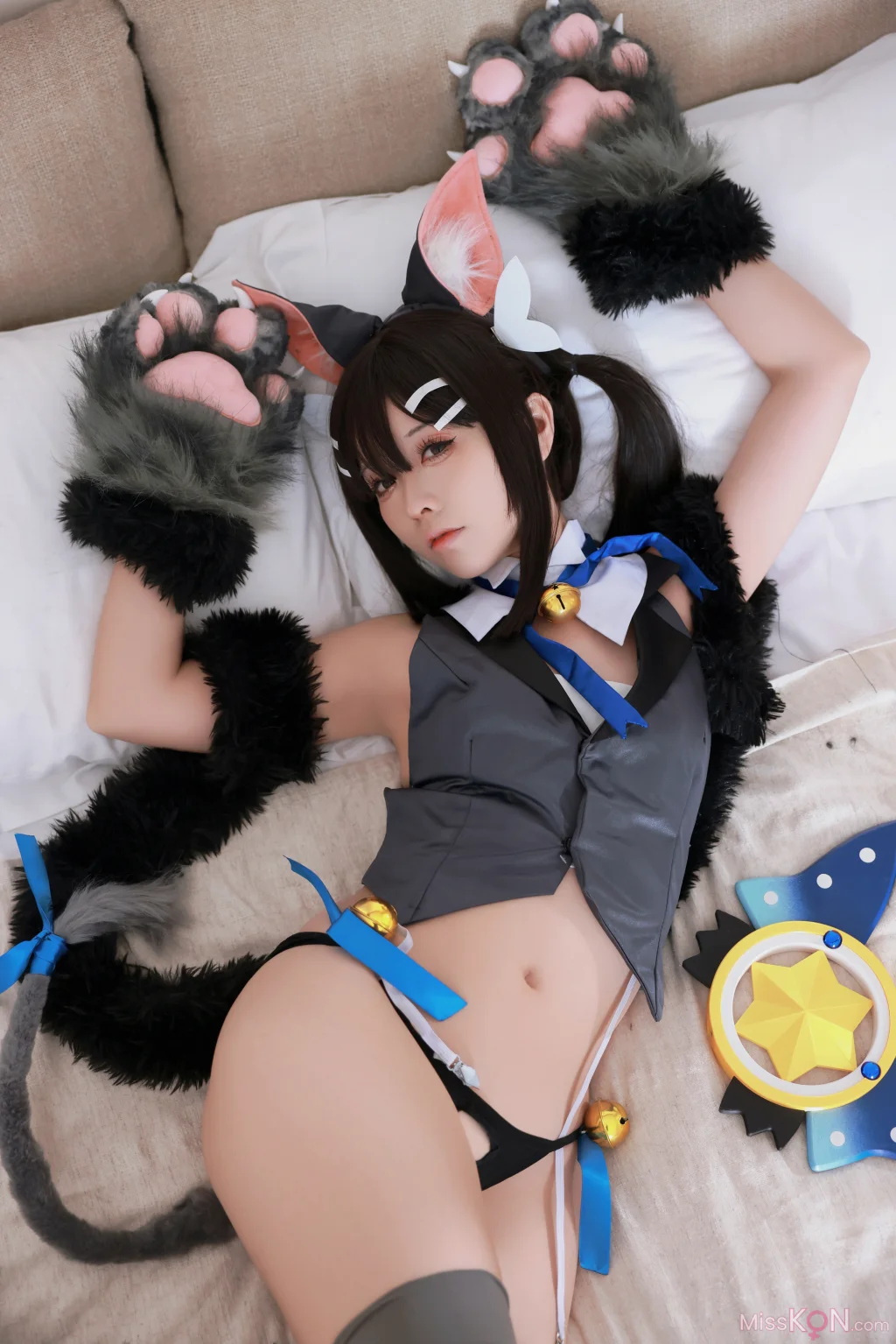 Coser@G44不会受伤: 魔法少女伊莉雅 美游野兽 (21 photos)