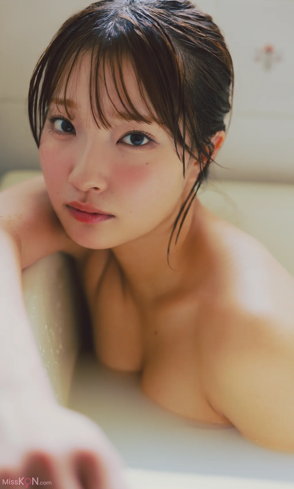 [JP] Natsuki Satonaka (里仲菜月): Happiness Is This しあわせって、こういうこと。 (79 photos)
