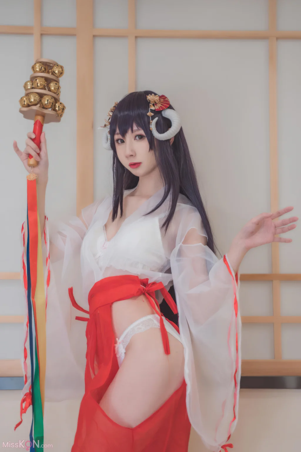 Coser@西园寺南歌: 透明巫女 (30 photos)
