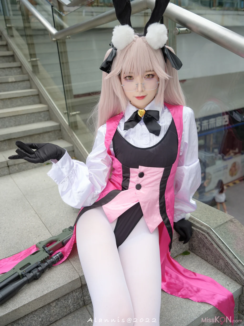 Coser@封疆疆v: FGO 光之高扬斯卡娅兔女郎场照 (27 photos)