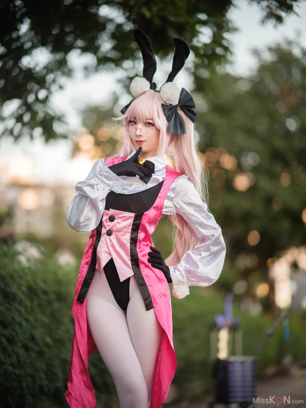 Coser@封疆疆v: FGO 光之高扬斯卡娅兔女郎场照 (27 photos)