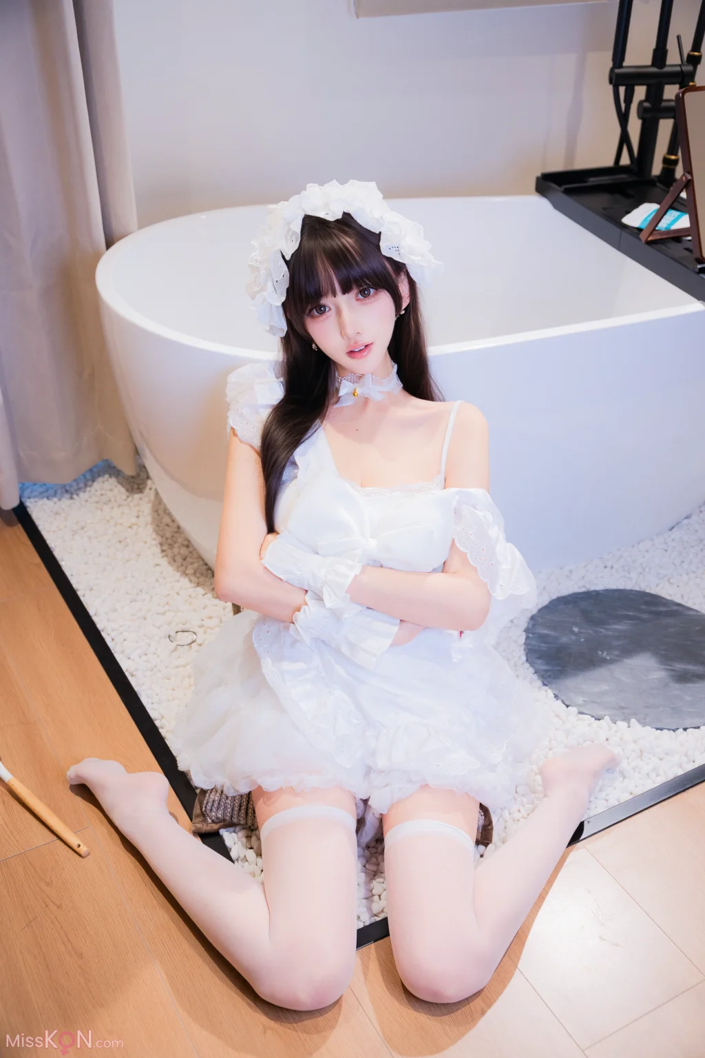 Coser@过期米线线喵: 厨娘女仆 (21 photos)