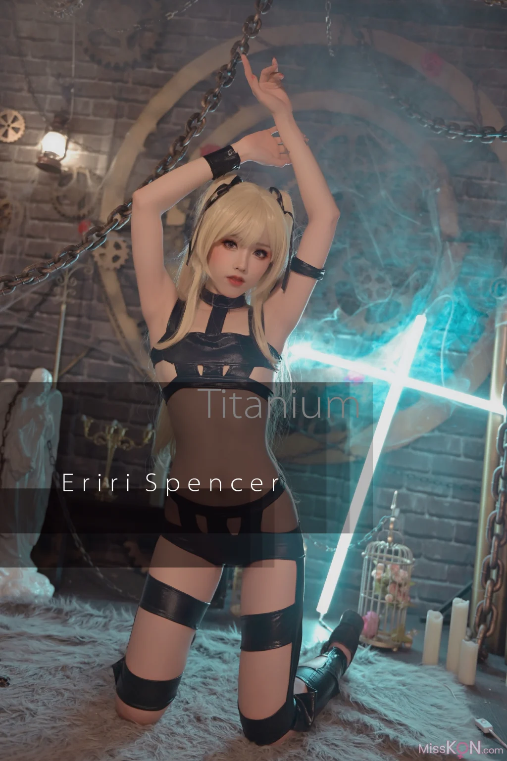 Coser@钛合金TiTi: 英梨梨束缚衣 (16 photos)