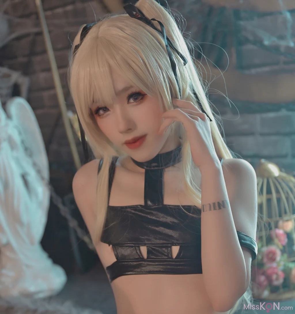 Coser@钛合金TiTi: 英梨梨束缚衣 (16 photos)