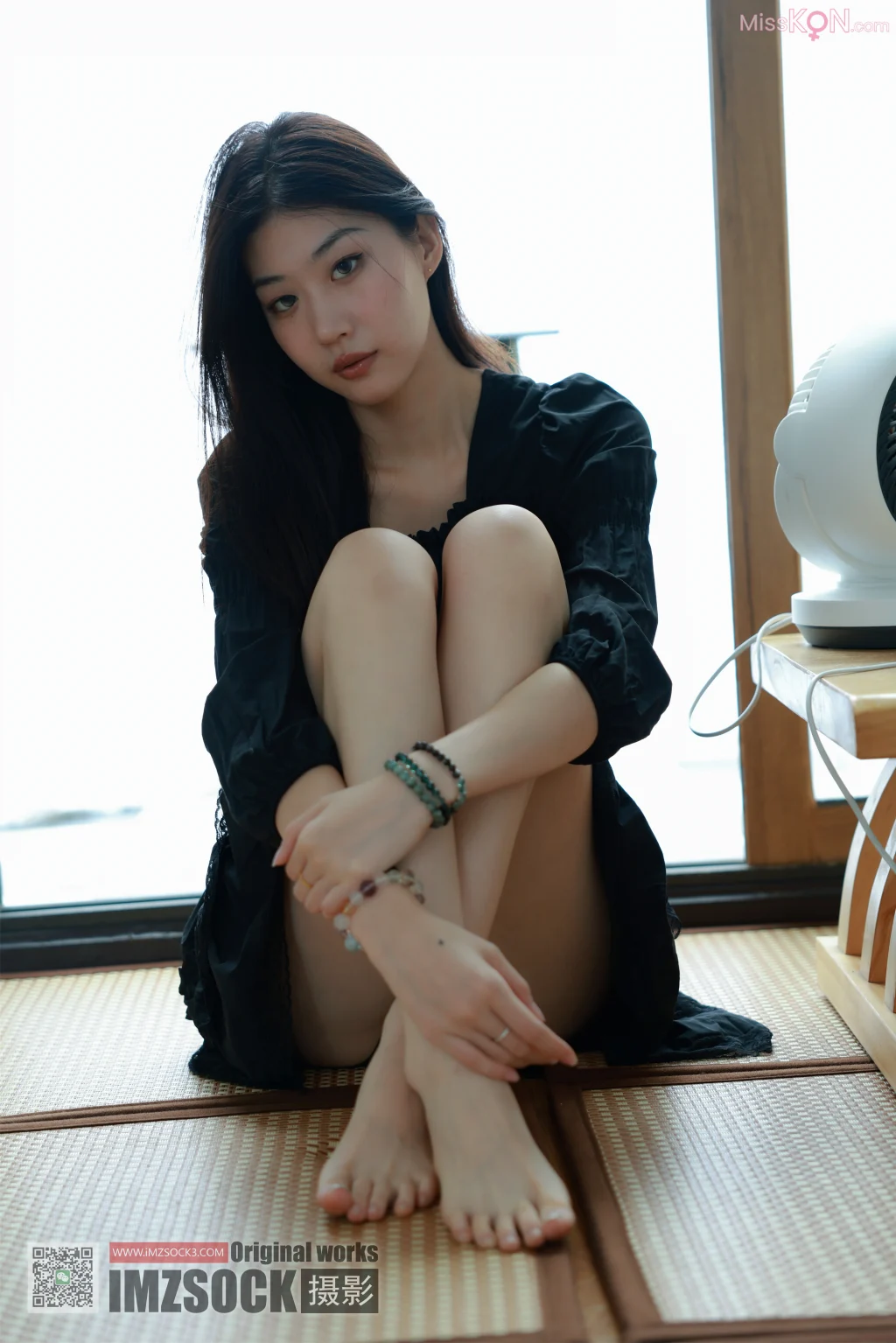 [MZSOCK爱美足] No.357: 妍希 (111 photos + 1 video)