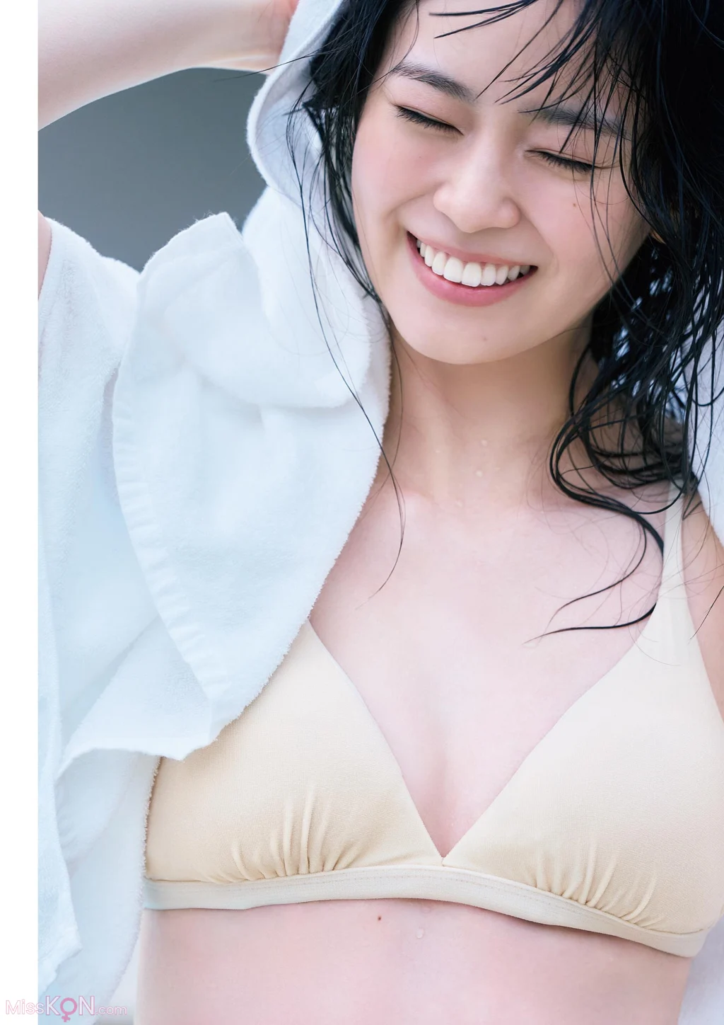 [JP] Hitoka Sakai (坂井仁香): ２ｎｄ写真集 ひとかけら (84 photos)