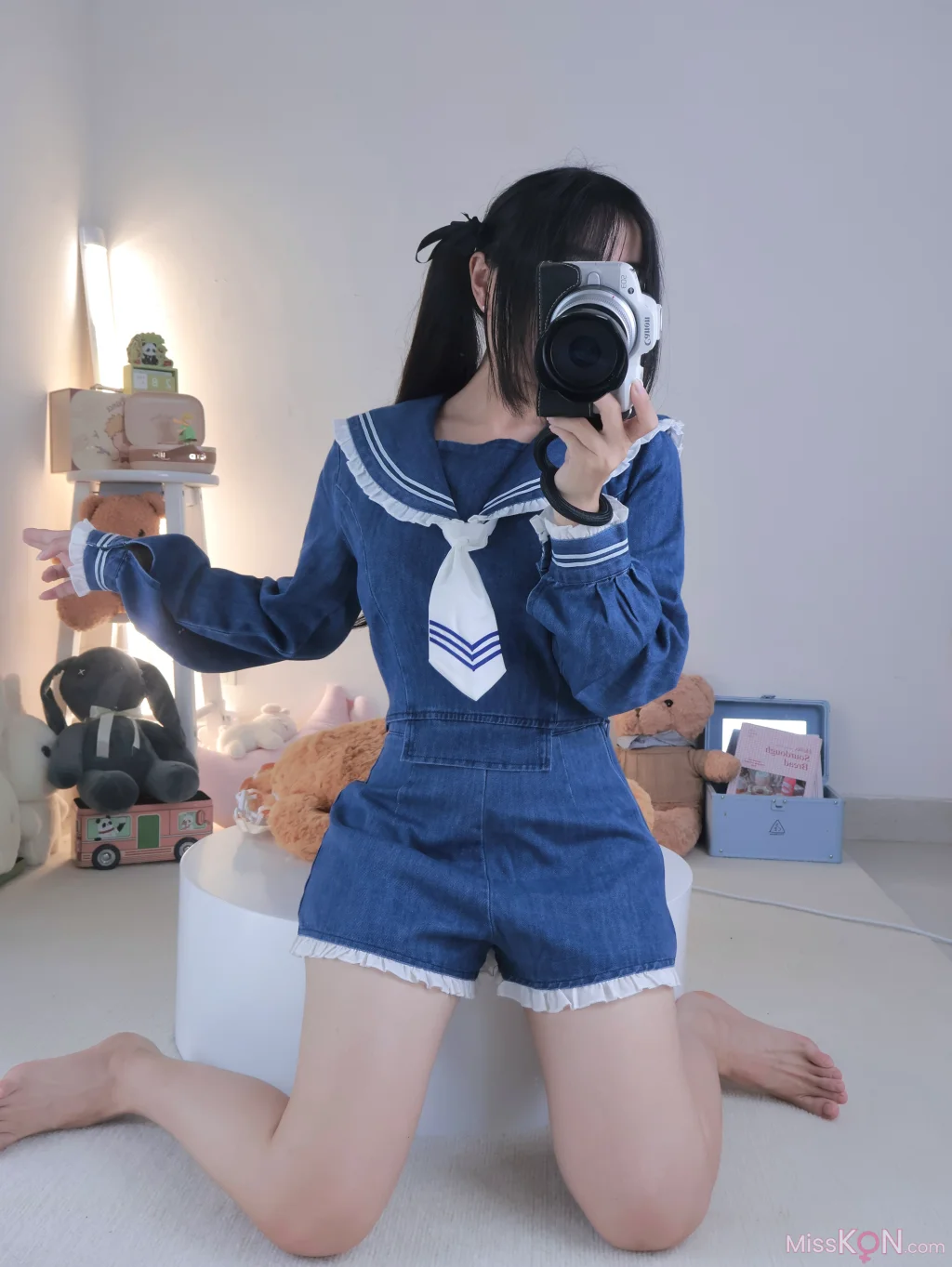 小羊蛋卷: 背带裤+白丝牛仔水手 (22 photos + 1 video)