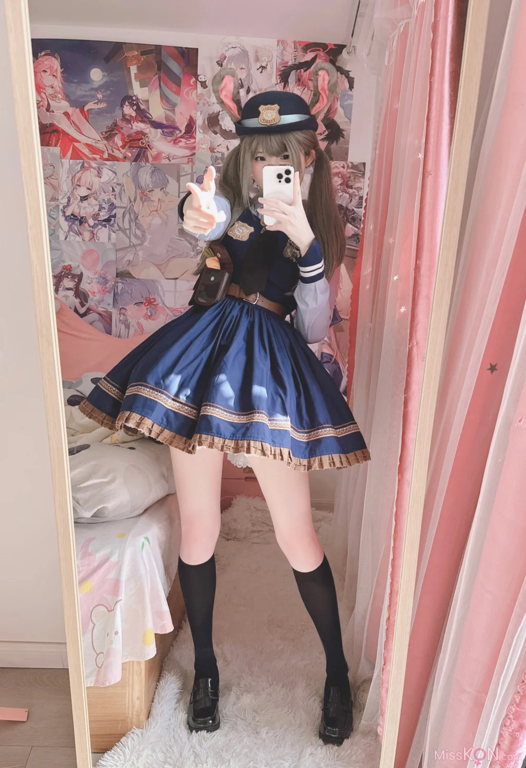 Coser@习呆呆: ウサギ警官 (16 photos + 1 video)