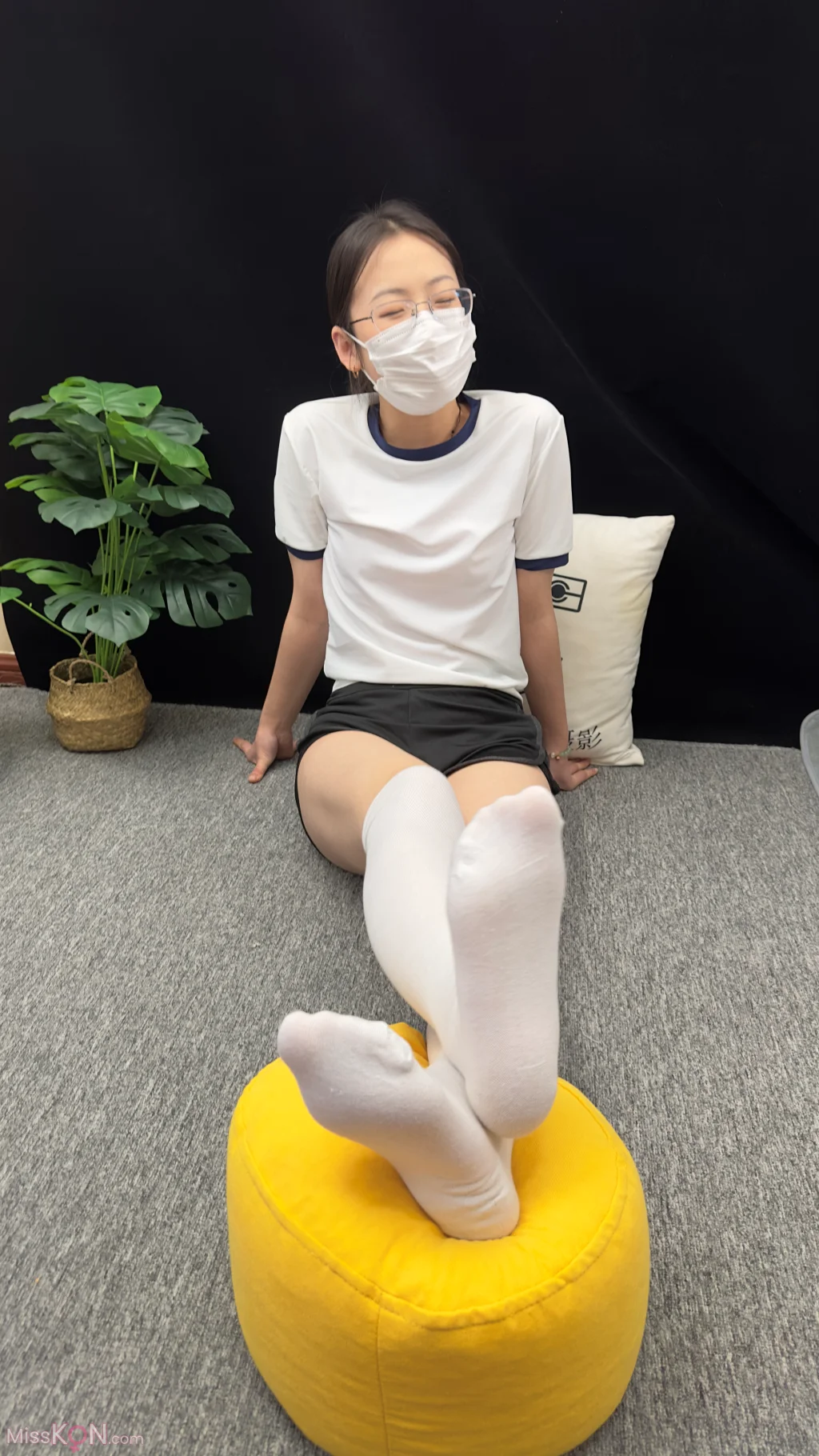 [三禾摄影] No.009: 体操服 过膝棉袜 (140 photos + 1 video)