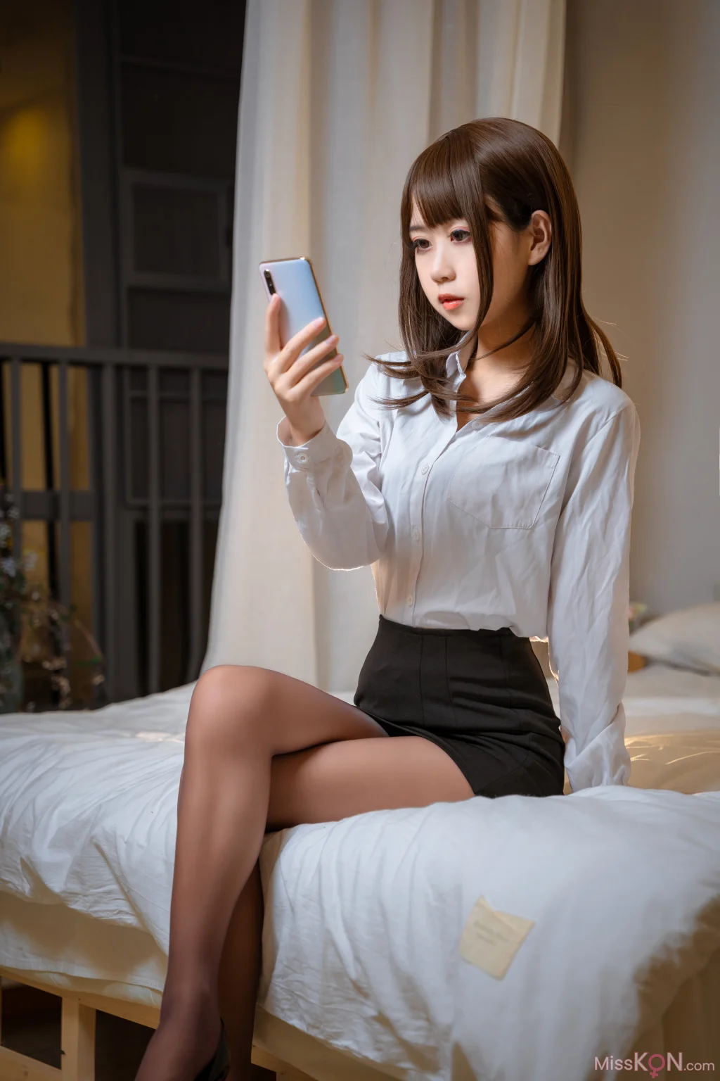 Coser@萌芽儿o0: 开裆丝袜OL (26 photos)