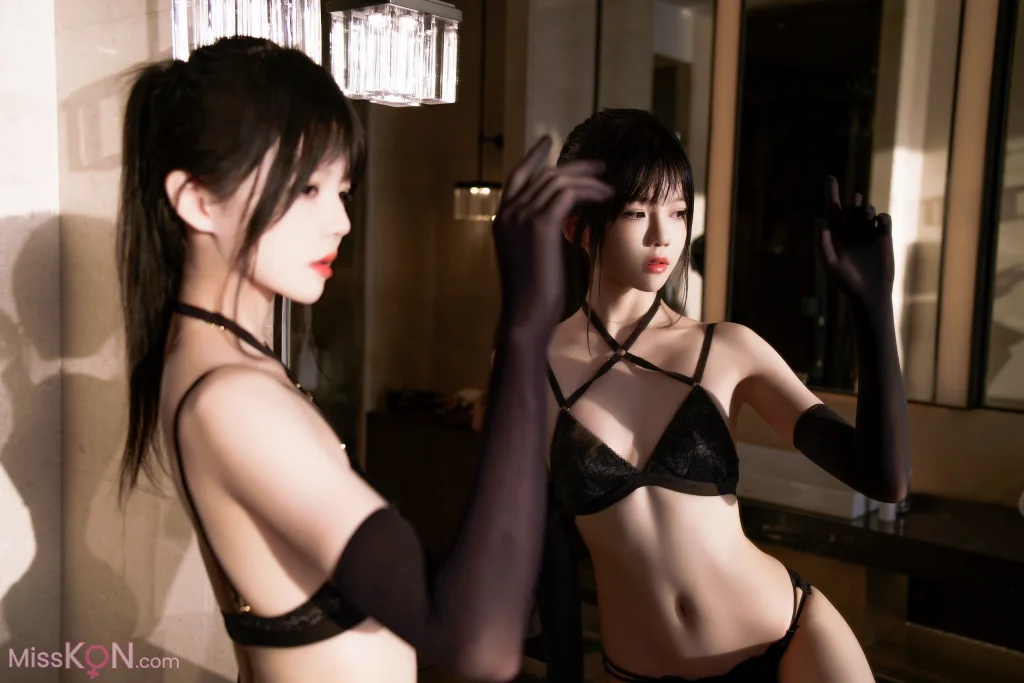 Coser@桜桃喵: 黑金 (50 photos + 2 videos)