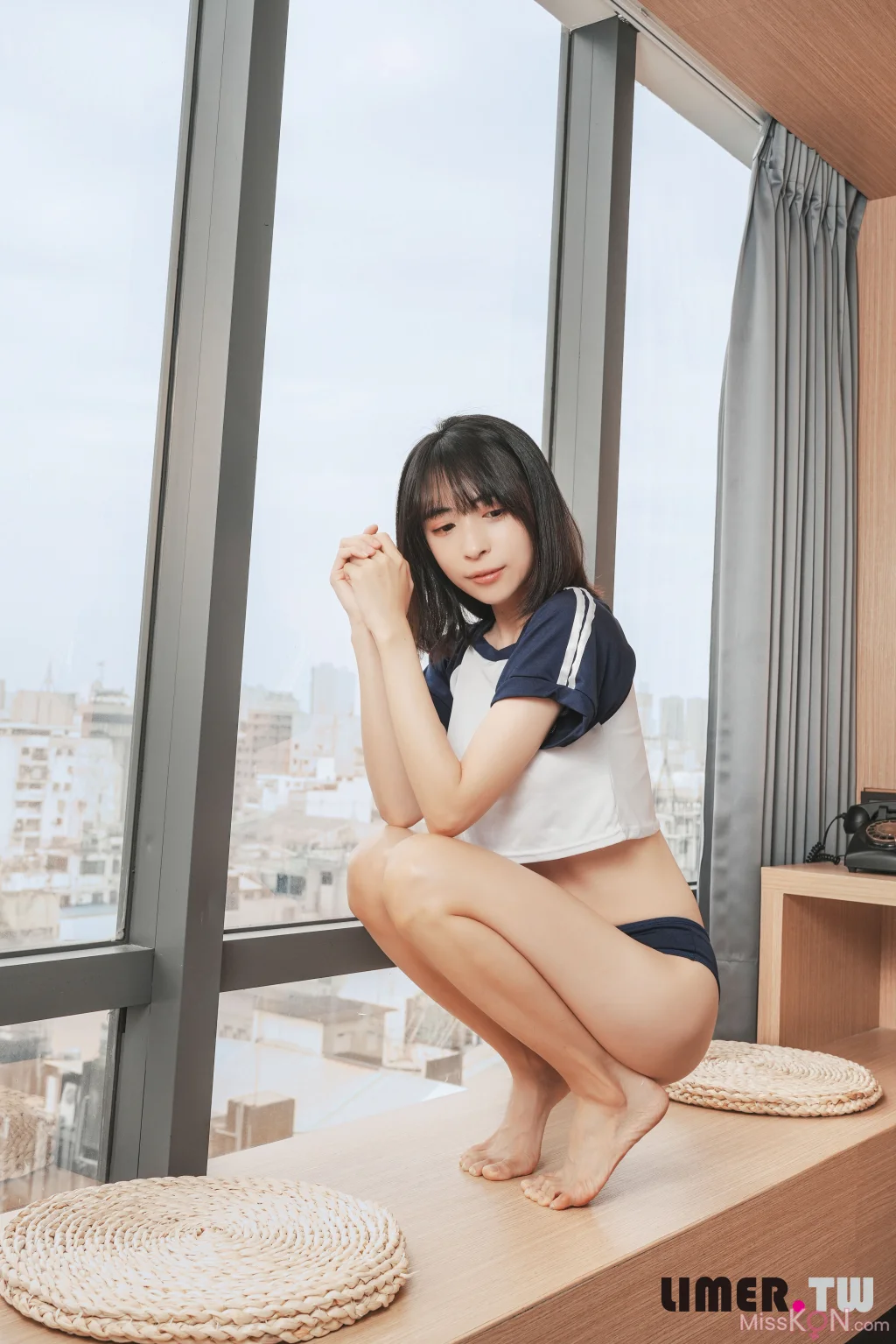 [Limerence原创] No.020: 子子 体操服 死库水脚底纹路 (140 photos + 1 video)