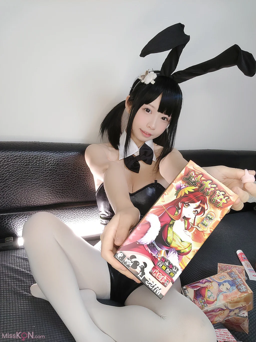 Coser@十万珍吱伏特: 黑兔 (60 photos)