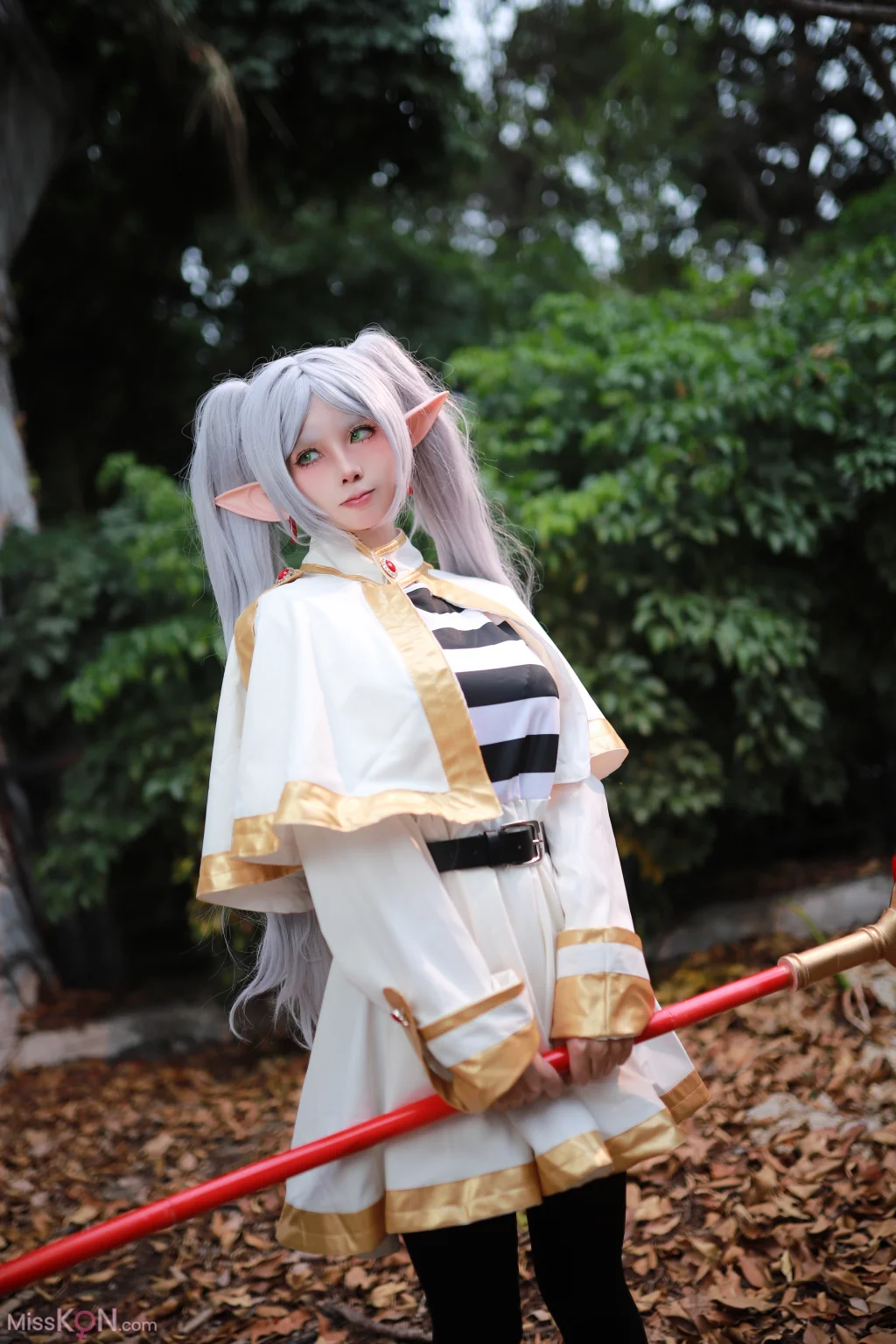 Coser@上杉绘梨落: 葬送的芙莉莲 (44 photos)