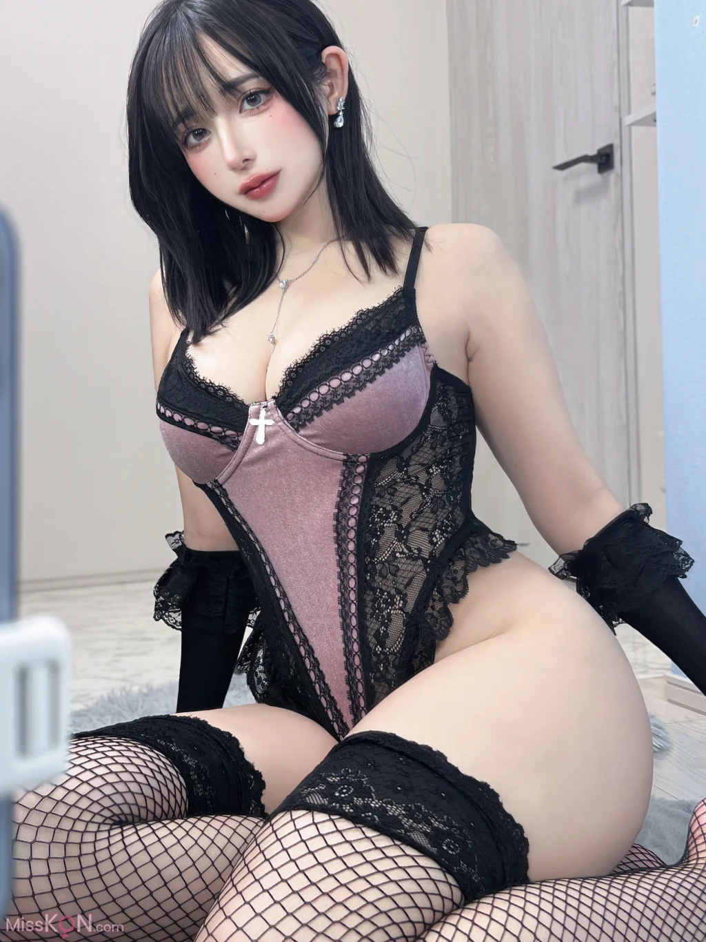 Coser@HaL(ハル): 粉色内衣 (13 photos)