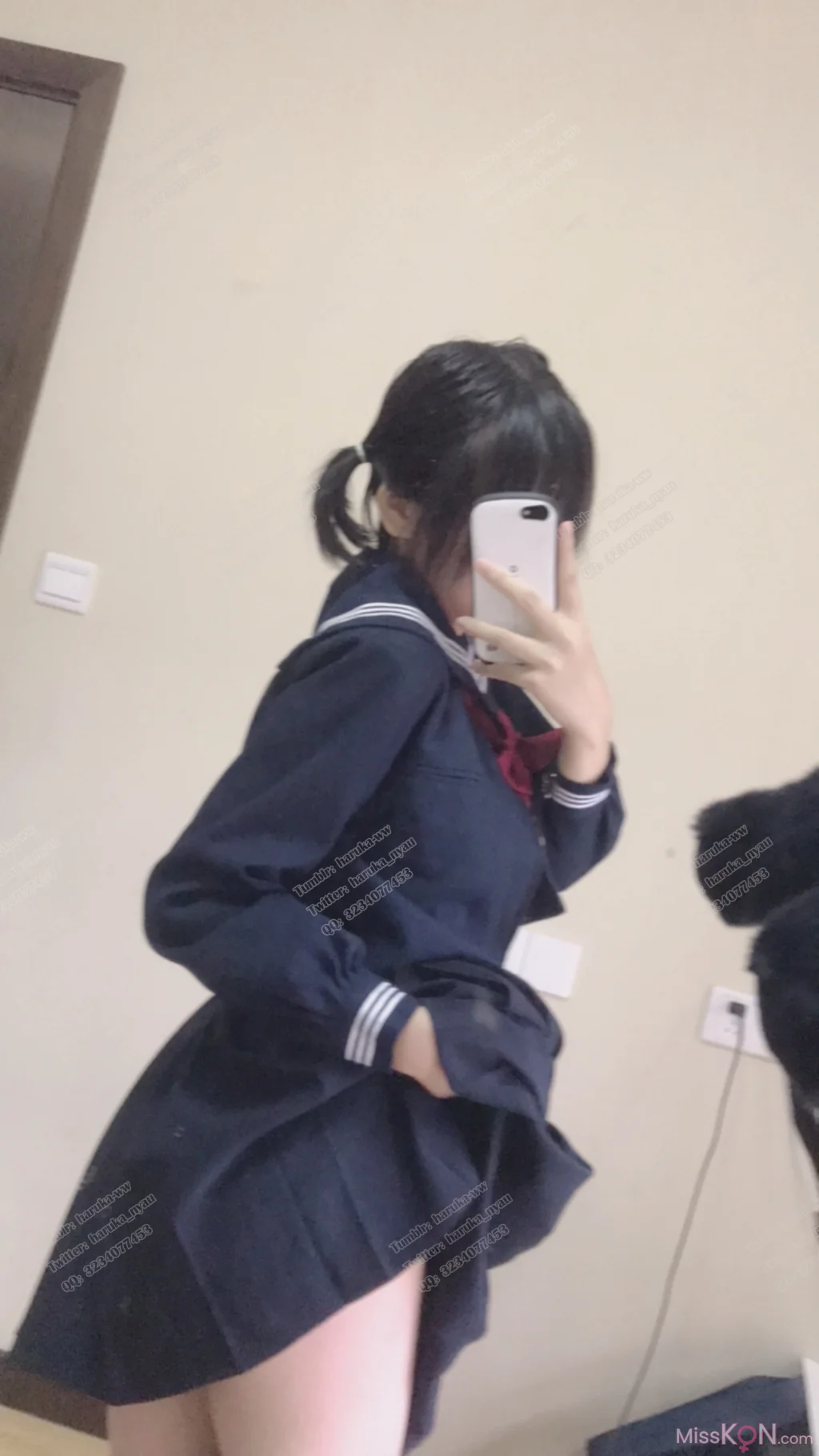 Coser@悠宝三岁: JK家中 (40 photos)