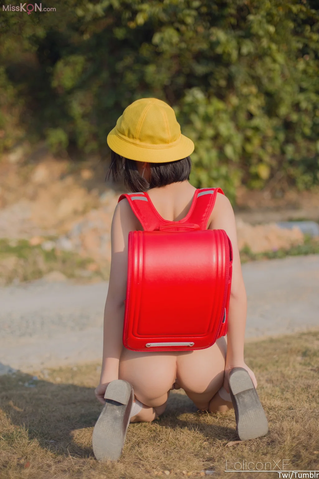 Coser@悠宝三岁: 幼稚园遇到坏人要求被脱衣服 (44 photos) 18 Coser@悠宝三岁: 幼稚园遇到坏人要求被脱衣服 (44 photos) 18
