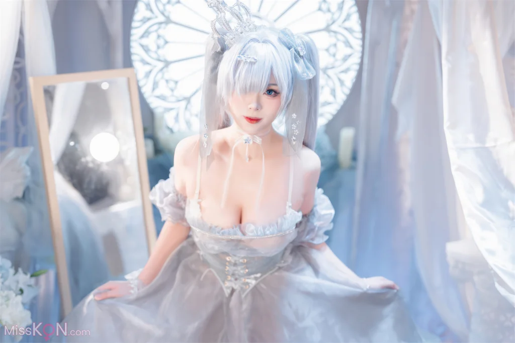 Coser@轩萧学姐: Nikke胜利女神 灰姑娘·水晶公主 (40 photos)