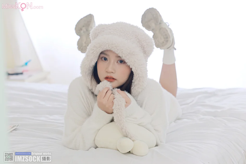 [MZSOCK爱美足] No.327: 小点心 (146 photos + 1 video)