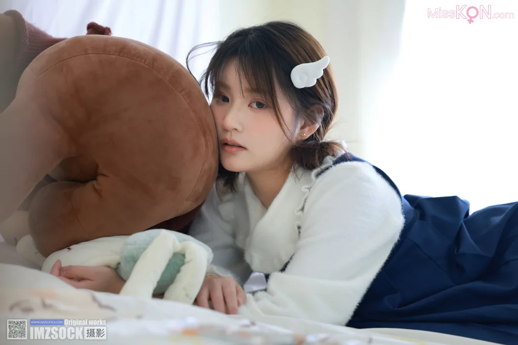 [MZSOCK爱美足] No.320: 小点心 (115 photos)
