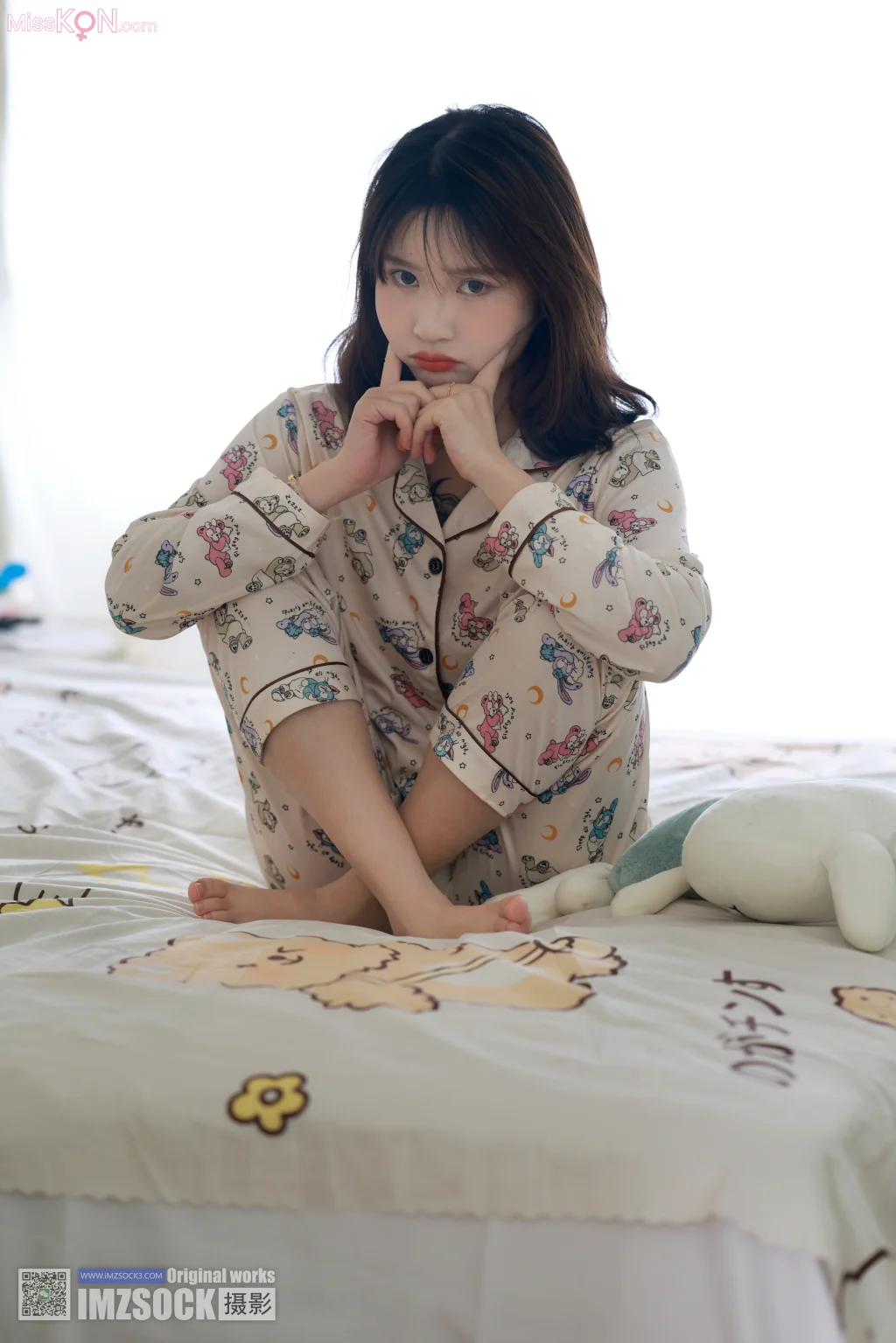 [MZSOCK爱美足] No.319: 小点心 (122 photos + 1 video)