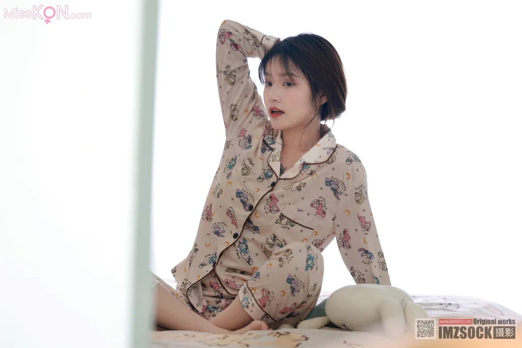 [MZSOCK爱美足] No.319: 小点心 (122 photos + 1 video)