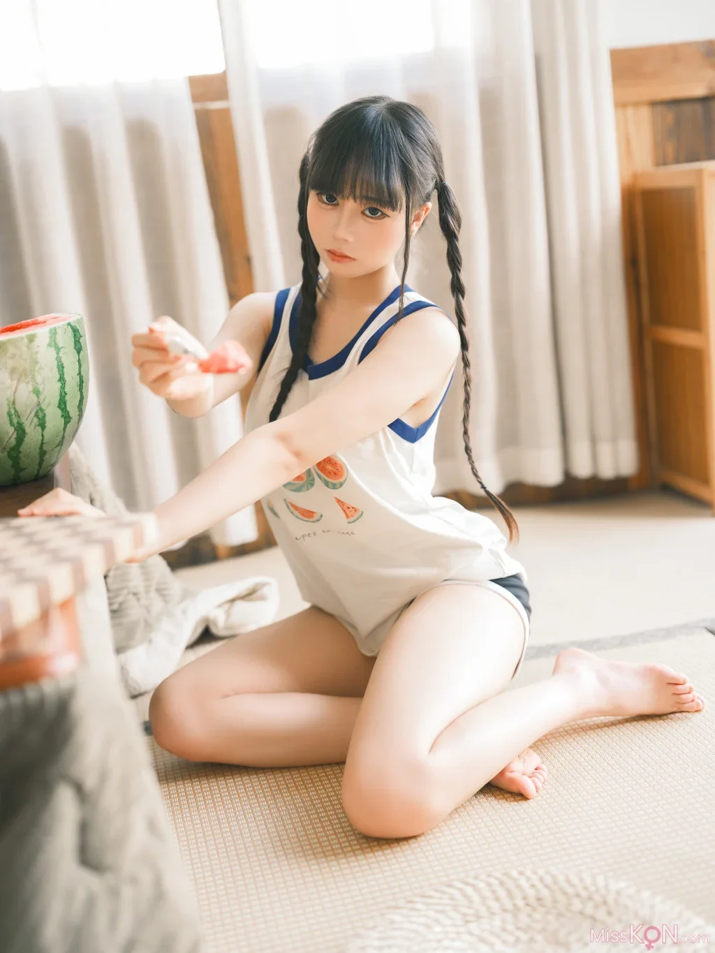 Coser@铁手叫兽: 饱饱 – 西瓜 (25 photos + 1 video)