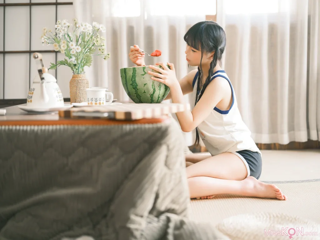 Coser@铁手叫兽: 饱饱 – 西瓜 (25 photos + 1 video)
