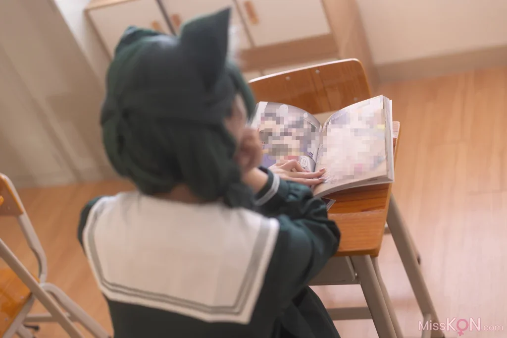 Coser@Xiaoyukiko小鱼: Neko Maomao 药师少女 猫猫 JK (63 photos)