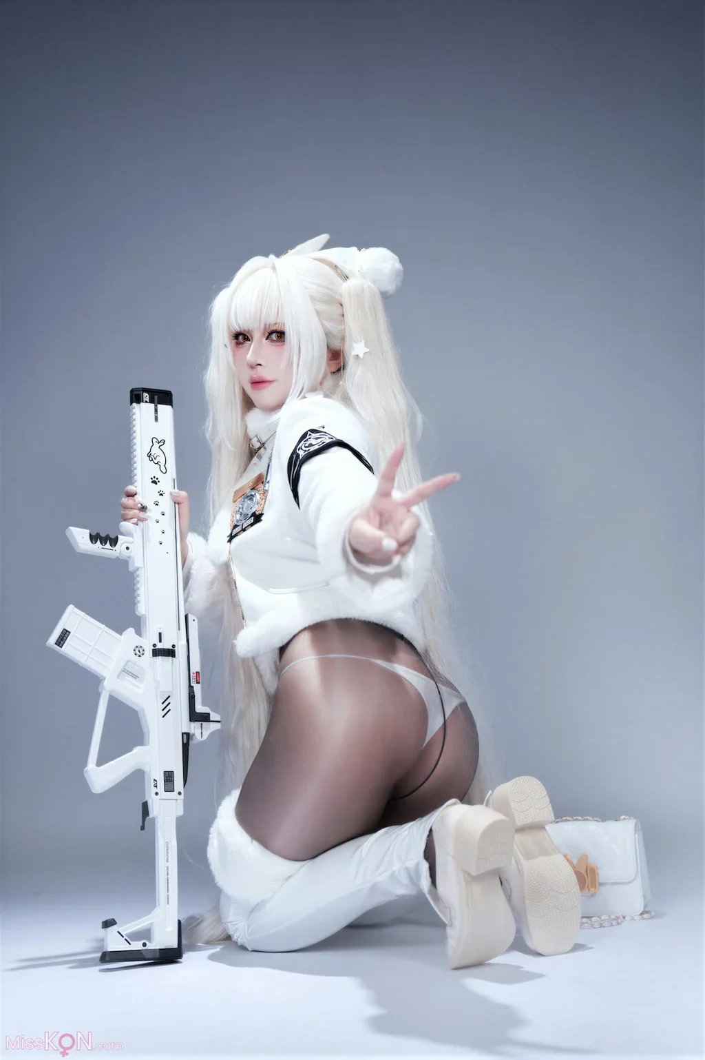 Coser@半半子: Nikke胜利女神 布兰儿 幸运特快车 (51 photos + 2 videos)