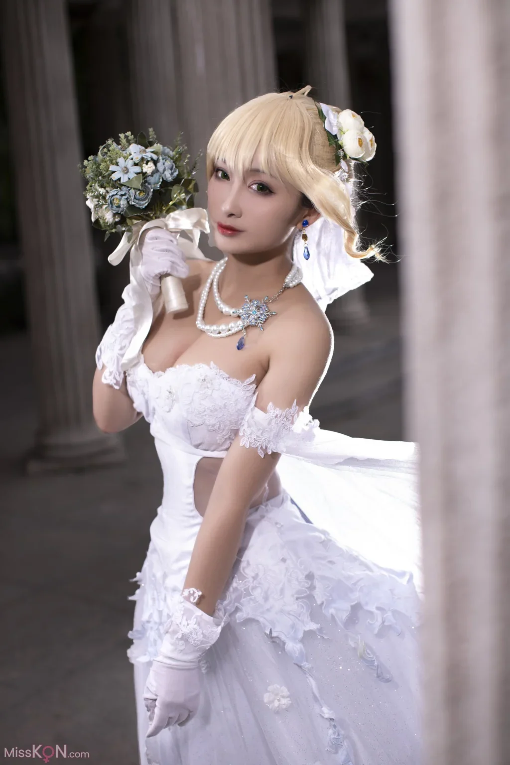 Coser@洛璃LoLiSAMA: 阿尔托莉雅 潘德拉贡 阿瓦隆庆典 (30 photos)