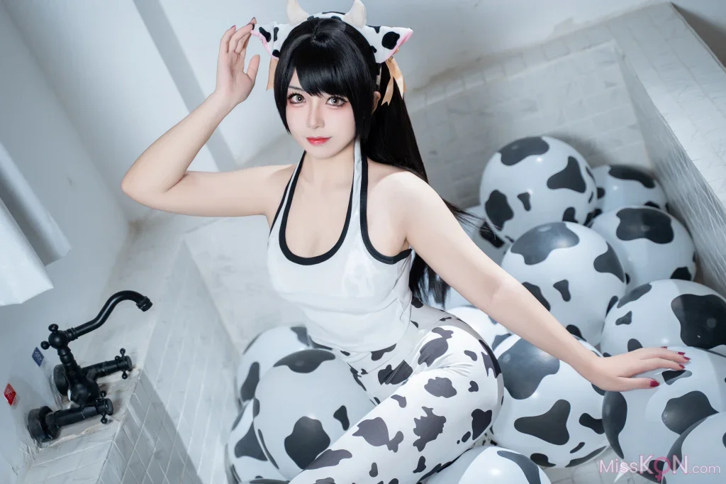 Coser@虎森森: 小奶牛 (45 photos)