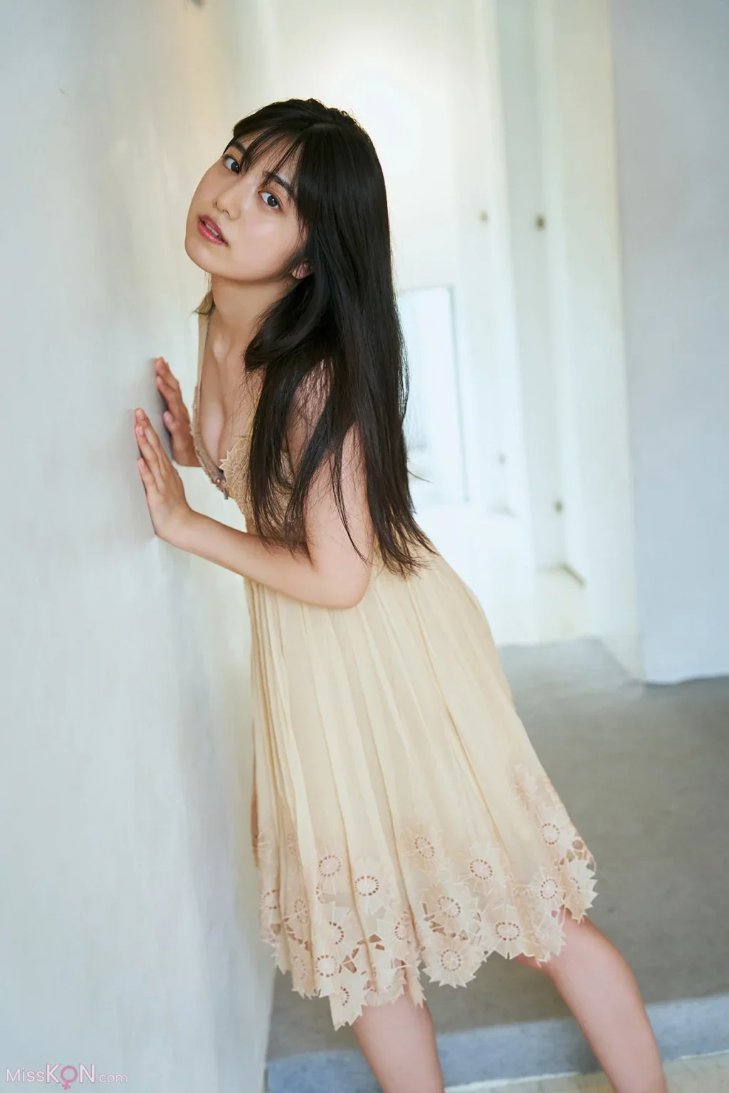 [JP] Rio Yoshida (吉田莉桜): FLASHデジタル写真集 脱清楚 (84 photos)
