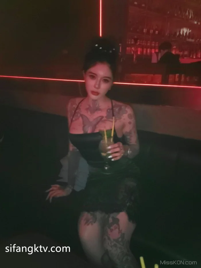 Sexychloe: 火爆X网红福利 野性十足 (63 photos + 21 videos)