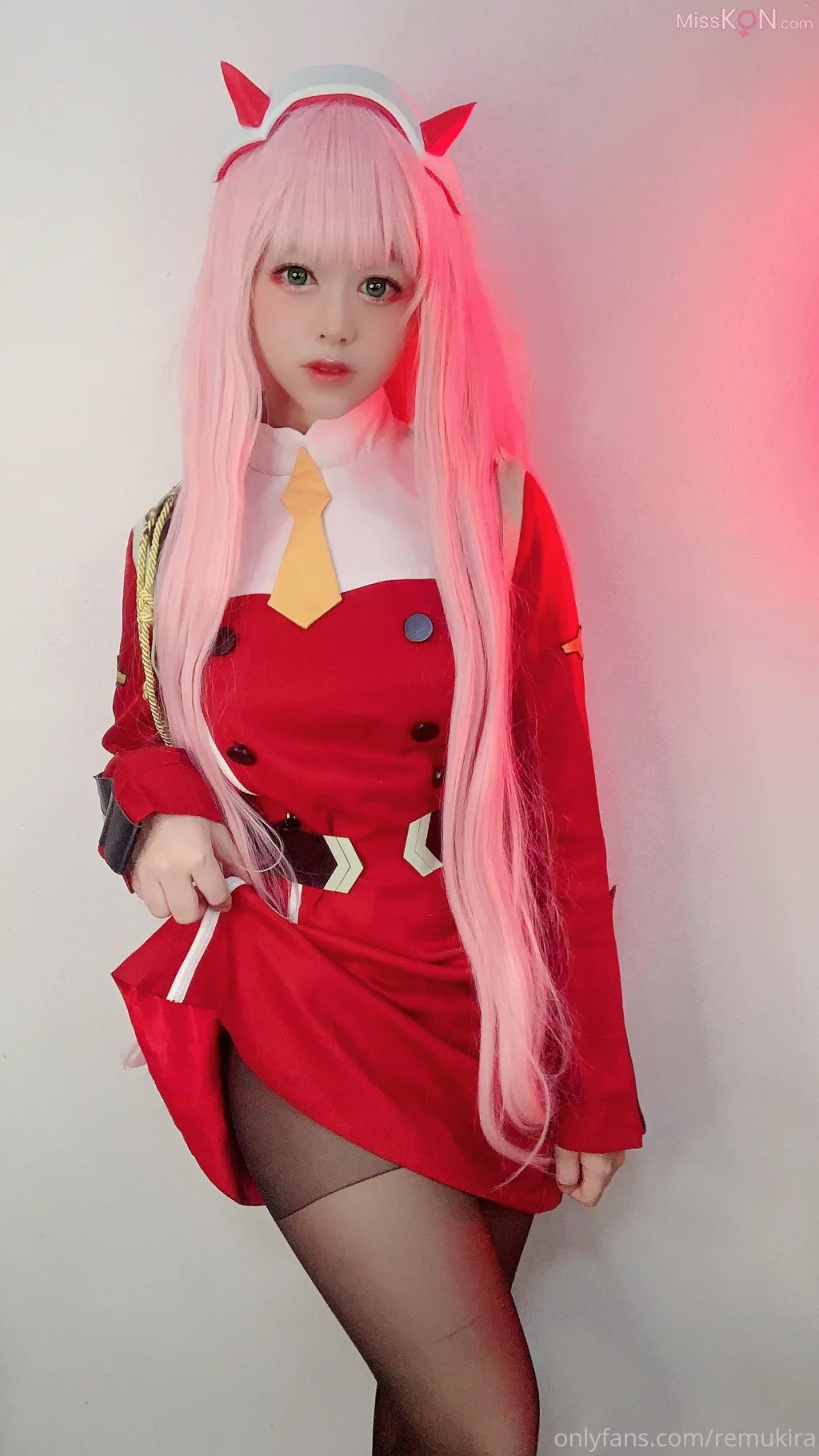 Coser@Remukira: OnlyFans福利姬四月视图合集 (83 photos + 1 video)