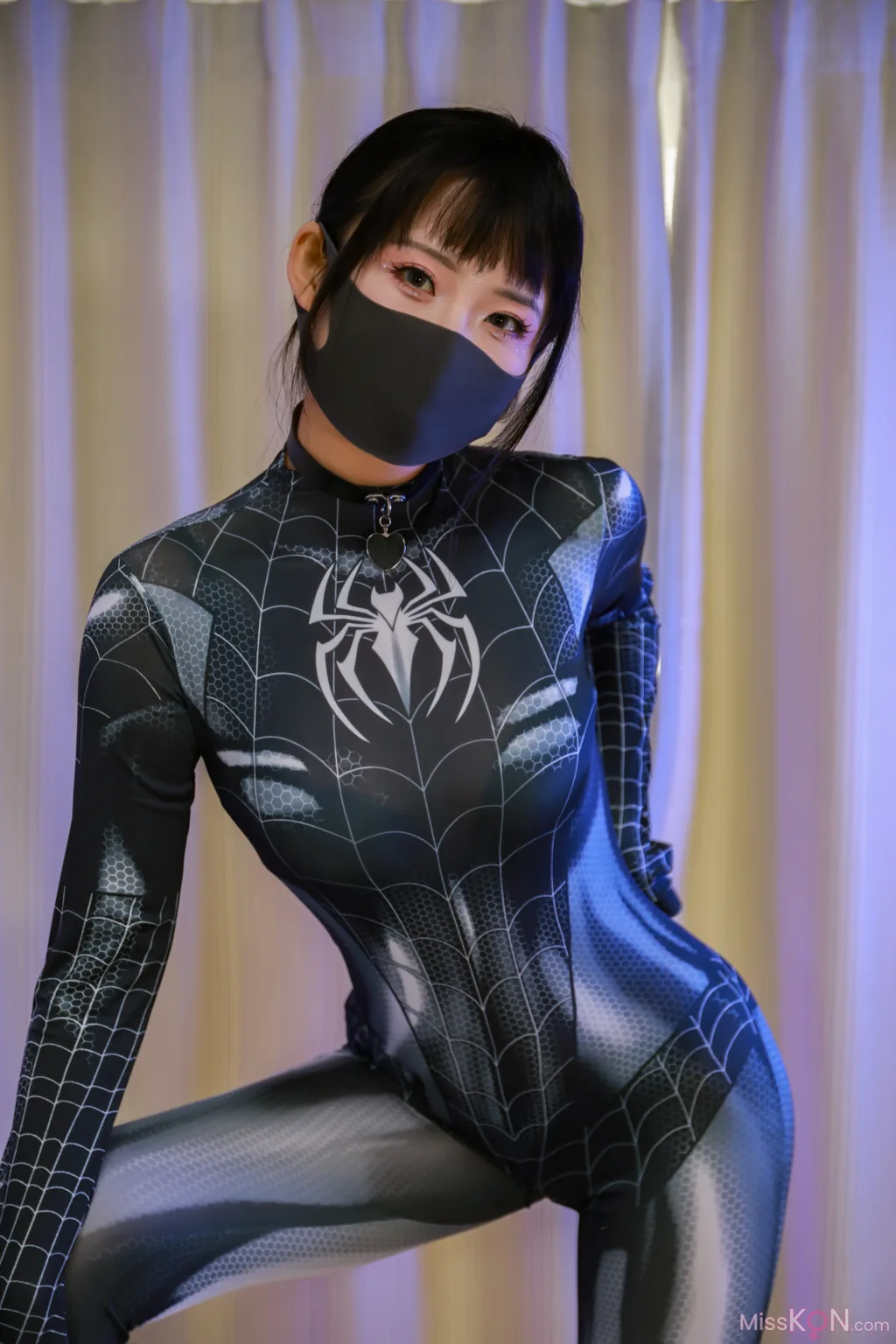 李佳: 蜘蛛侠 (52 photos)