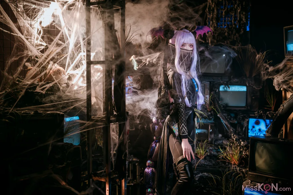 Coser@源纱希喵喵喵: 狮蝎 (23 photos)
